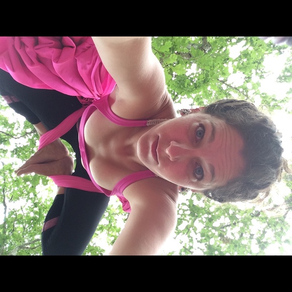 Meet your Posher, Michelle! - Picture 4 of 5